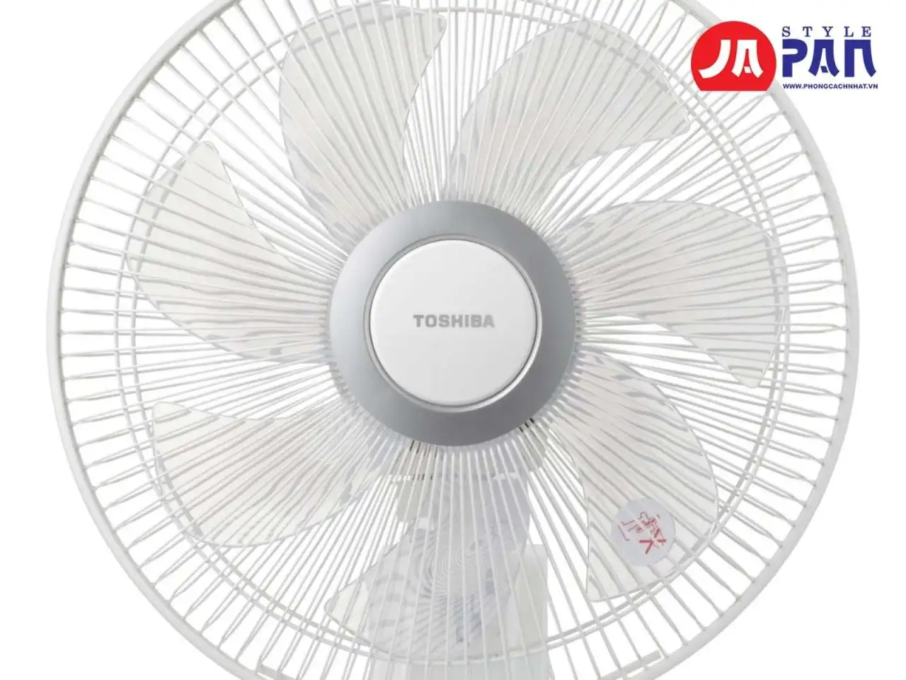 Cánh quạt 7 cánh mang lại luồng gió êm ái
